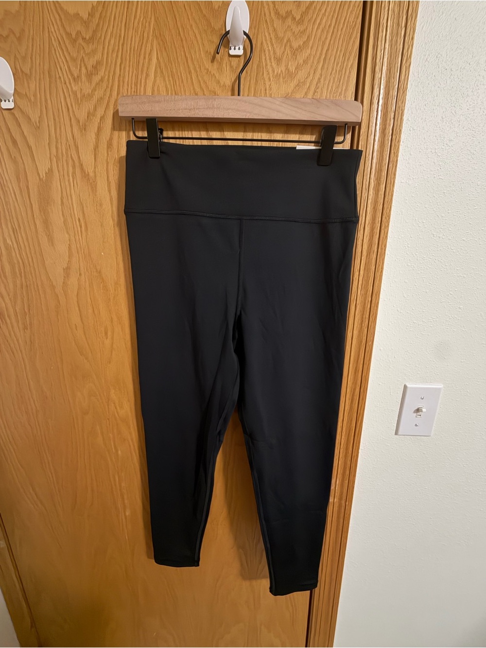 American Eagle Black High-Rise Leggings the lightweight everything legging